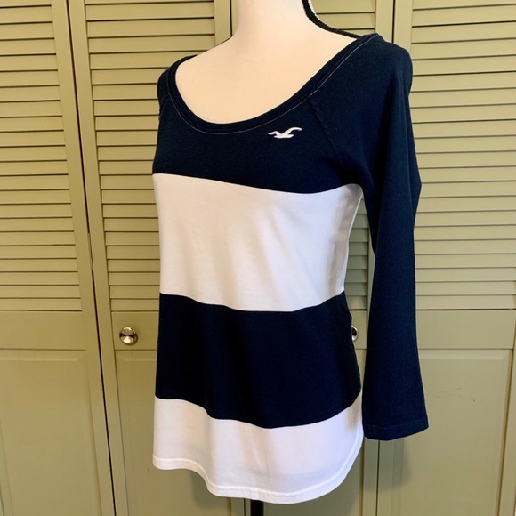 Hollister 3/4 True Navy/White Top - Picture 7 of 10